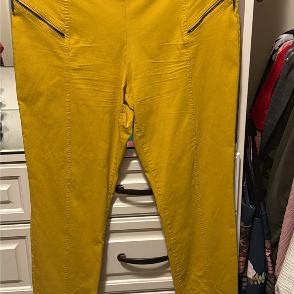 INC International Concepts Yellow Capris with Stretchy Fit